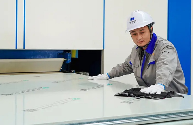 Efficient Applications of Manual Clean Room Panels in Multiple Industries/2025/06/18/sandwich-panel-clean-room1.jpg